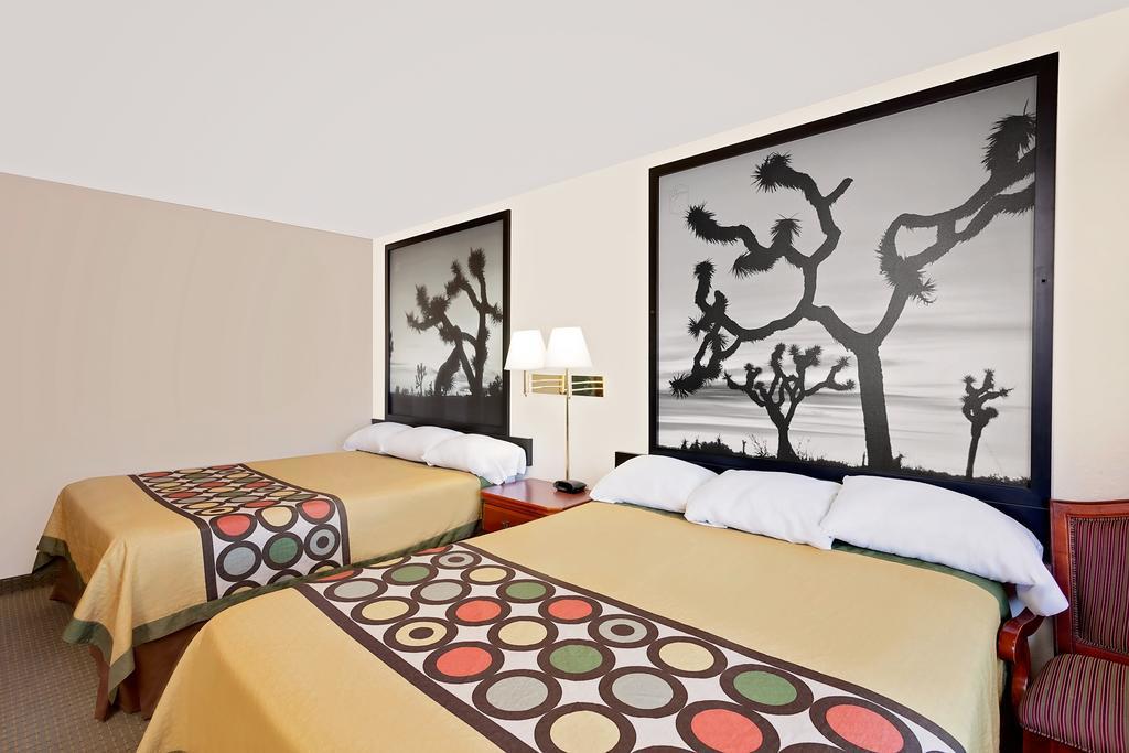 Suite with One King Bed and One Queen Bed - Non-Smoking