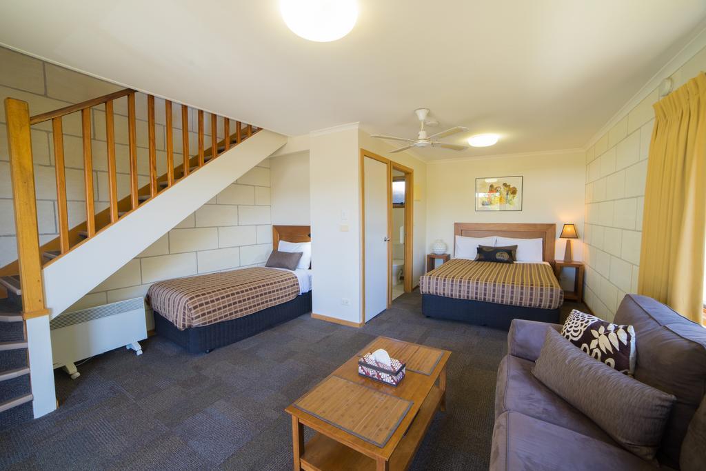 Ocean View Family Split Level,1547152528:JPEG