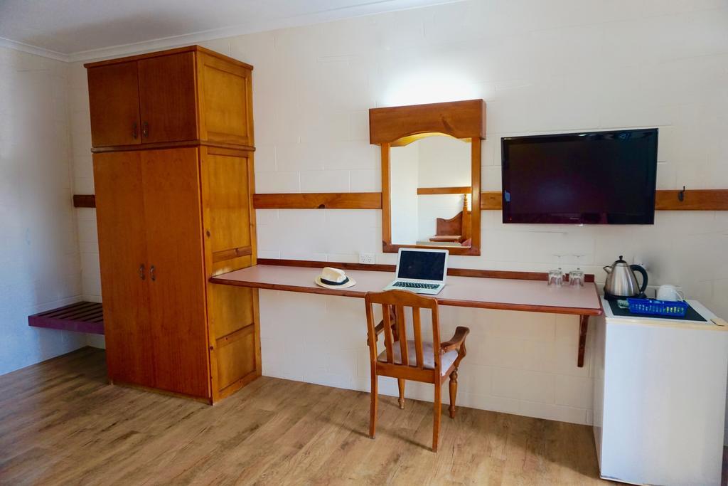 Queen Room,1583127279:JPEG