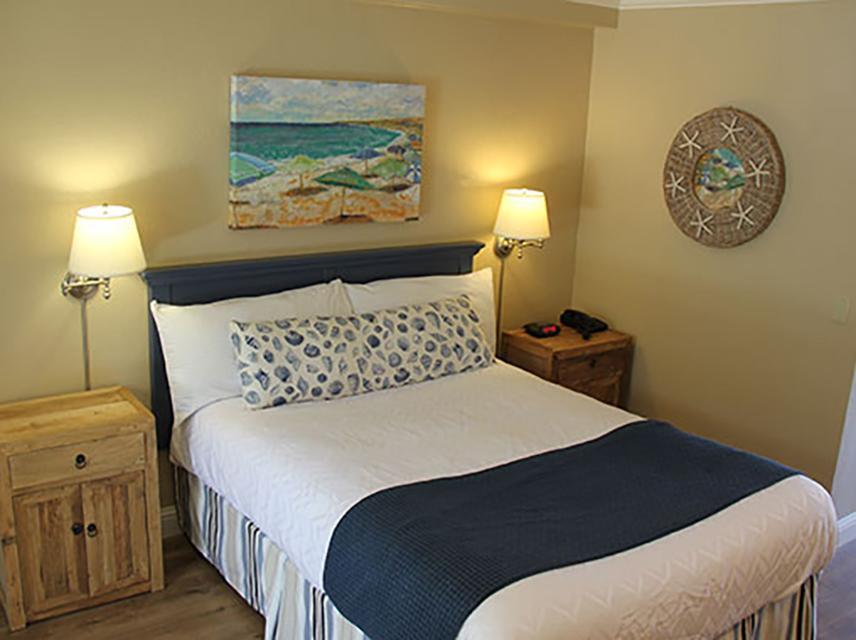Standard Queen Room
