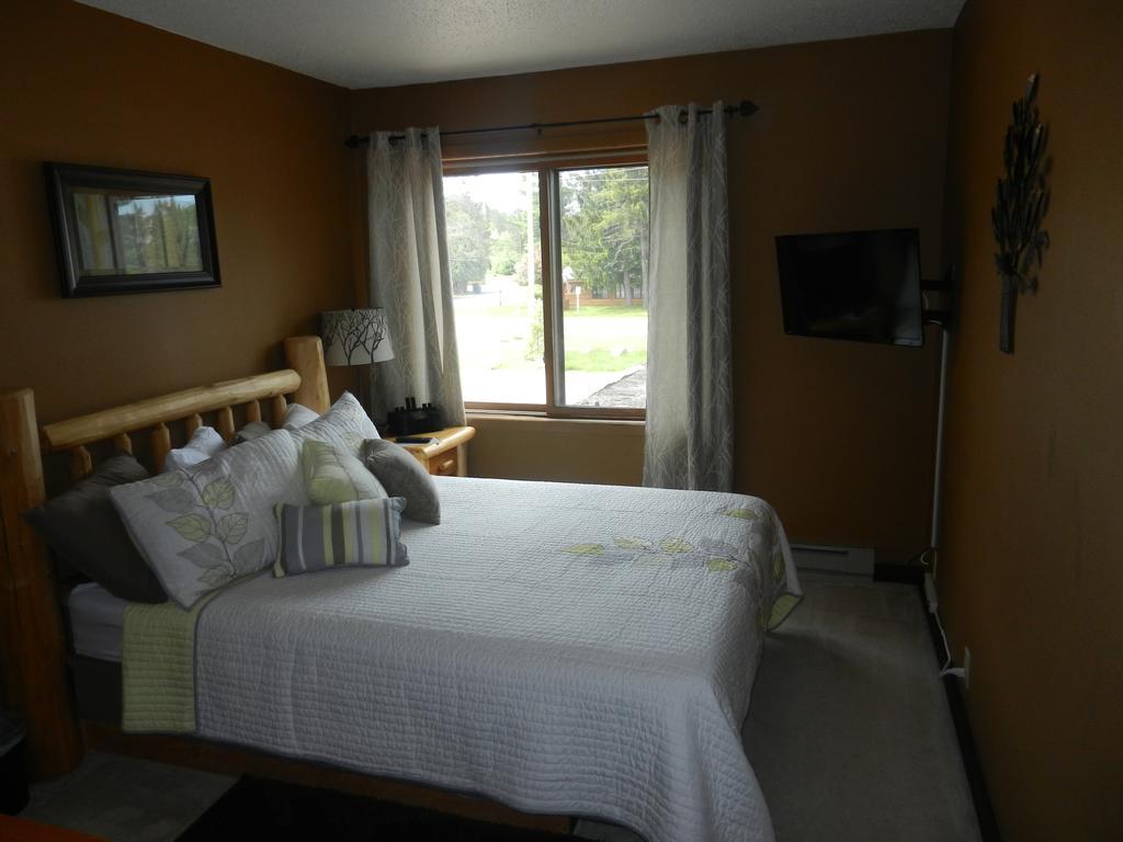 Deluxe Suite with Spa Bath