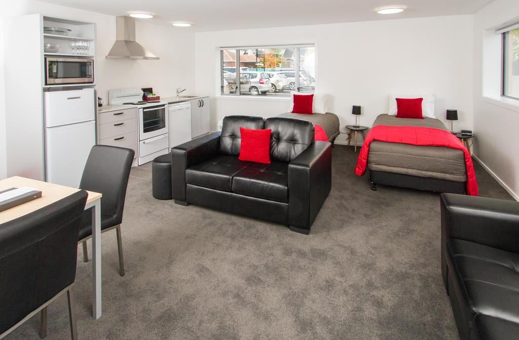 Large One-Bedroom Apartment,435629412:JPEG