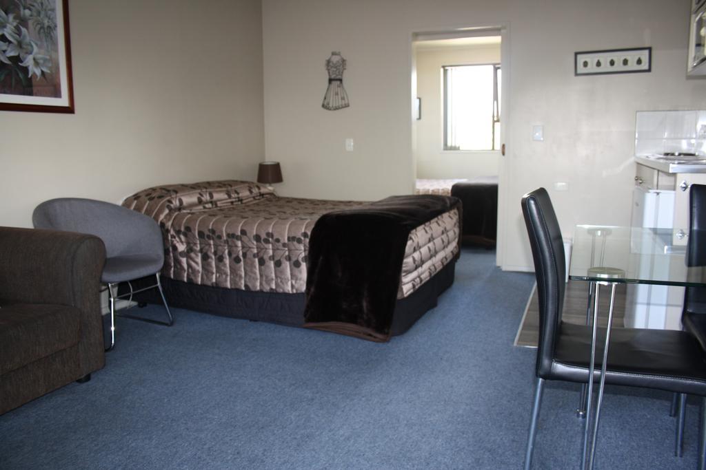 One-Bedroom Apartment - C