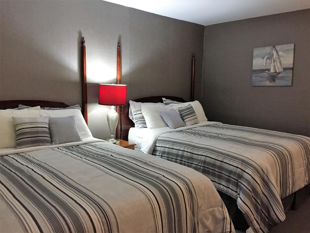 Standard Queen Room with Two Queen Beds