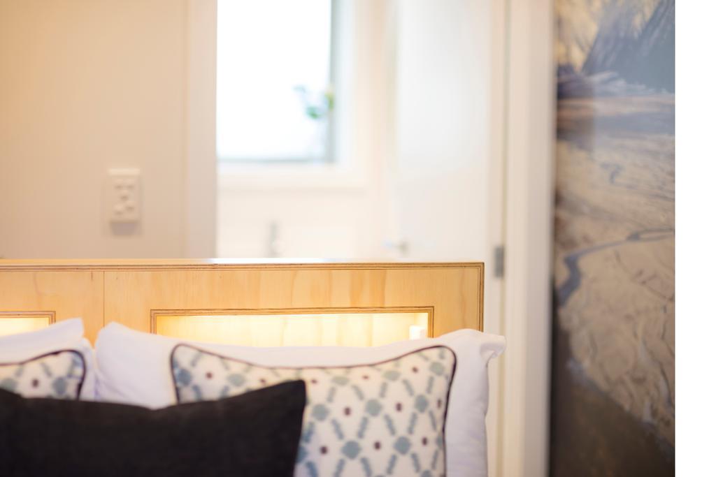 Compact double room street facing