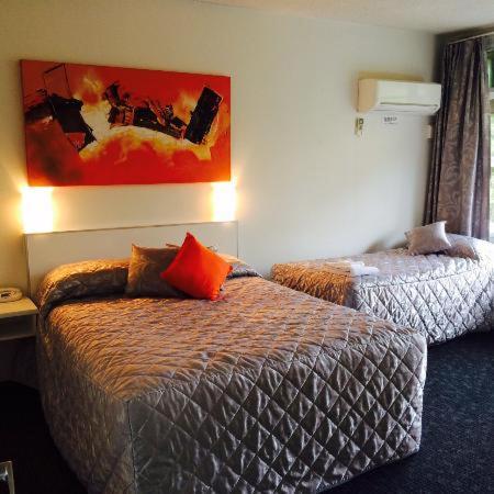 Family Room (2 Adults + 2 Children),632660838:JPEG