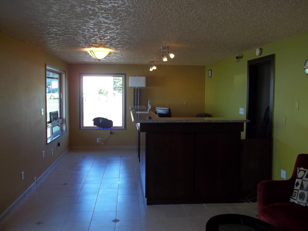 King Room - Disability Access - Non-Smoking