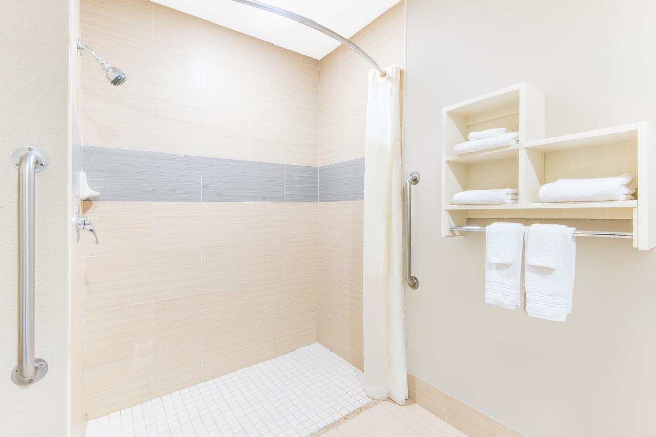 King Room -  Mobility Accessible/Non-Smoking