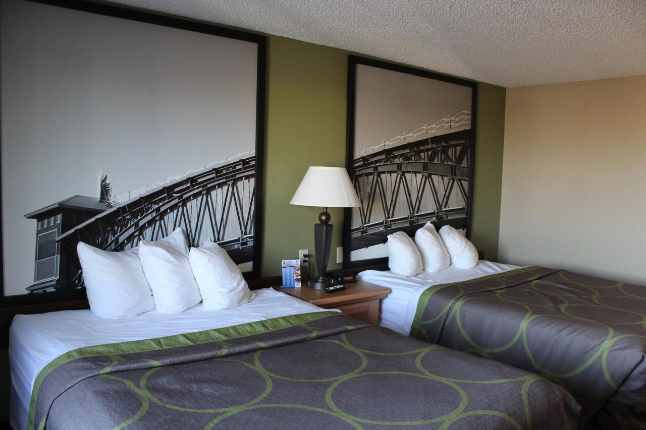 Queen Room with Two Queen Beds - Non-Smoking