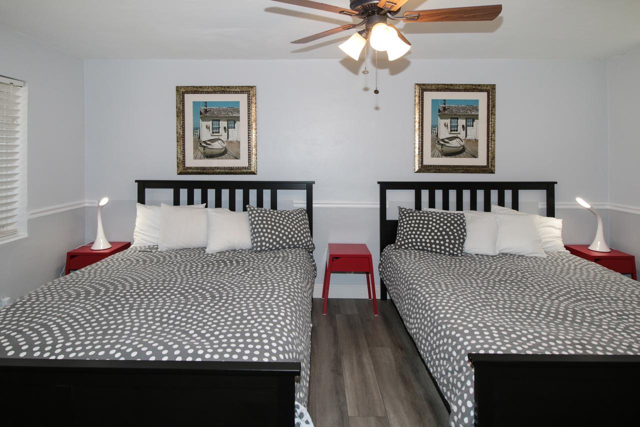 One Bedroom with Queen Bed,684953427:JPEG