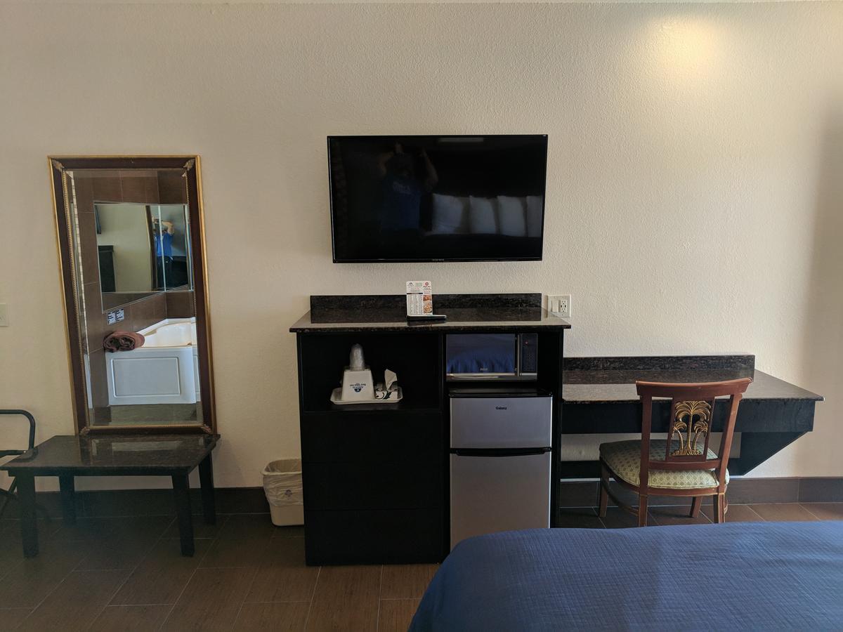 King Room - Non-Smoking