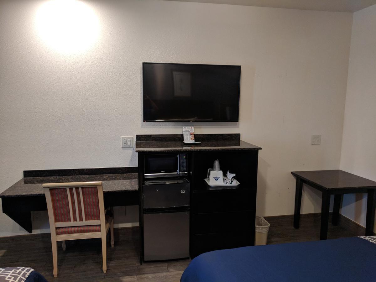 Queen Room with Two Queen Beds - Disability Access