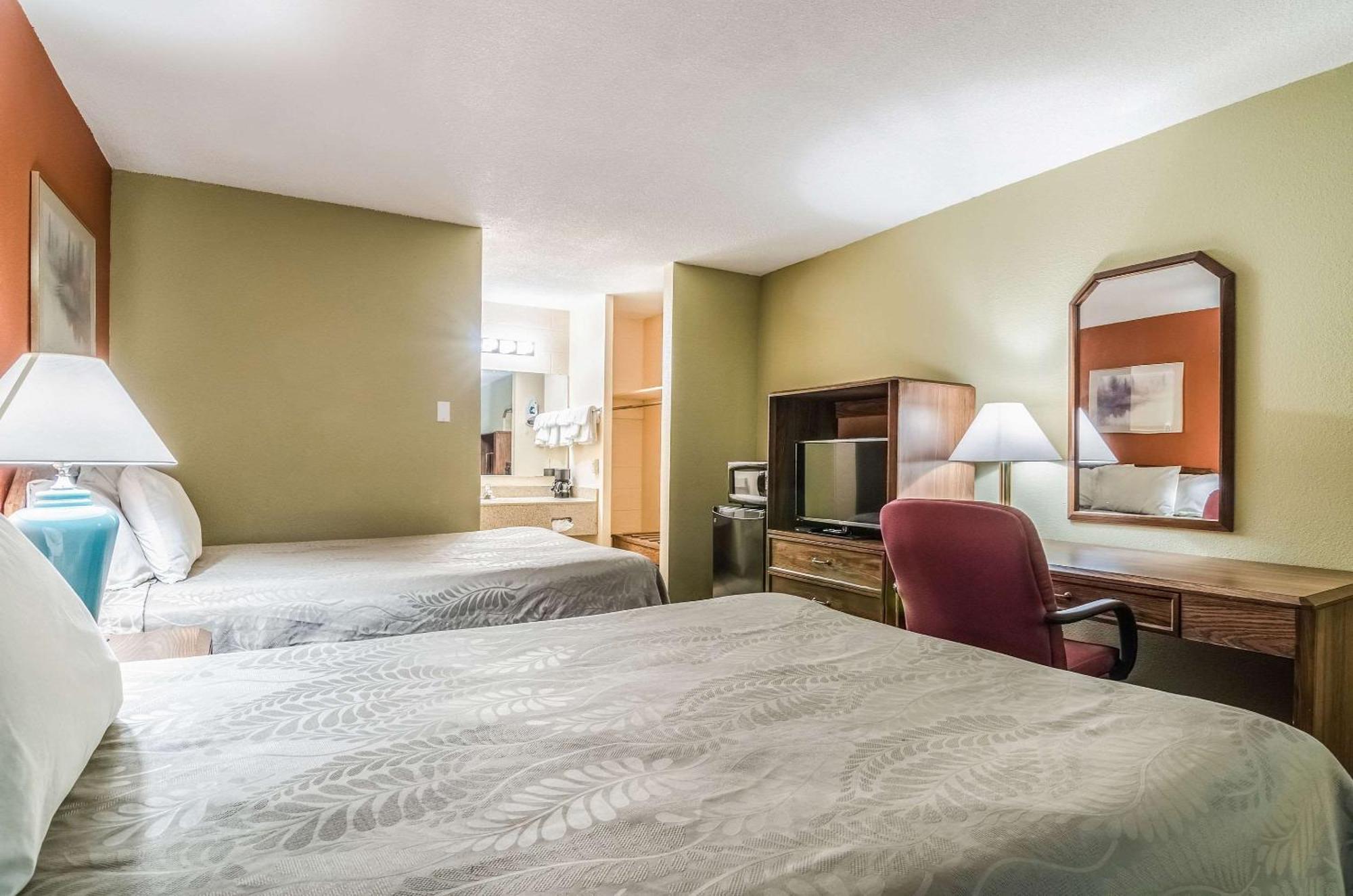 Double Room with Two Double Beds - Smoking