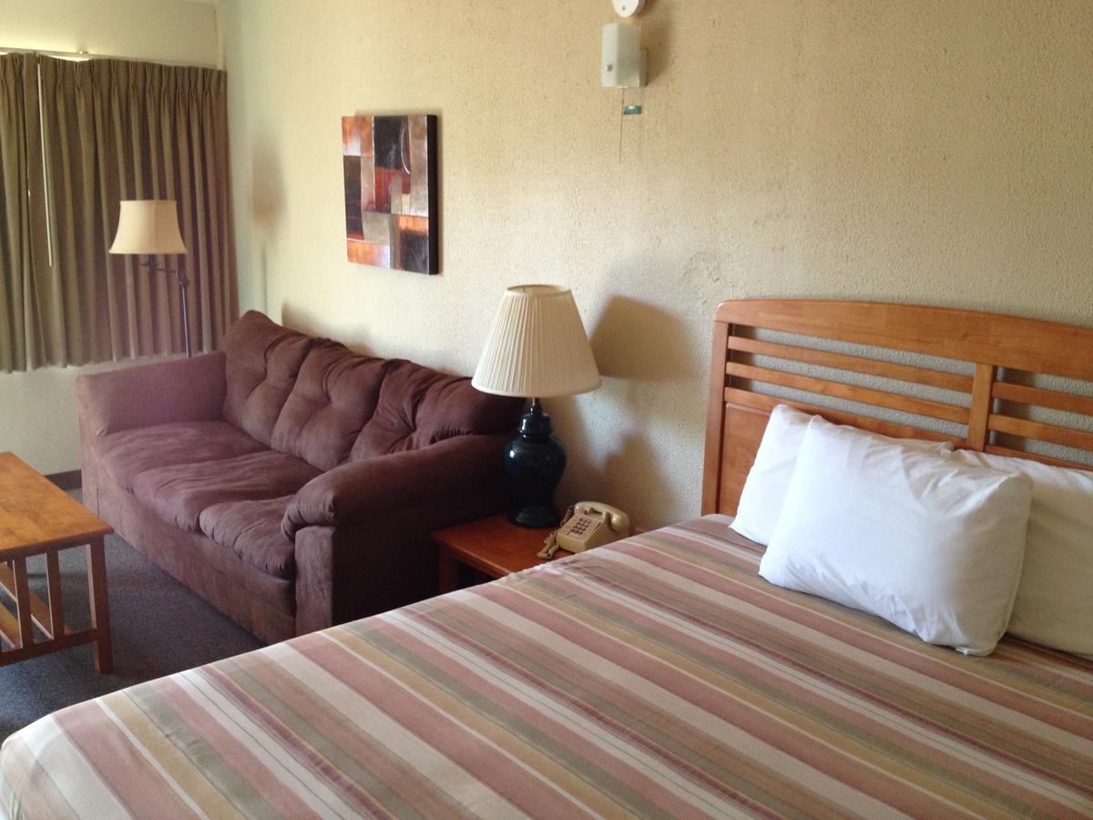 Standard Queen Room