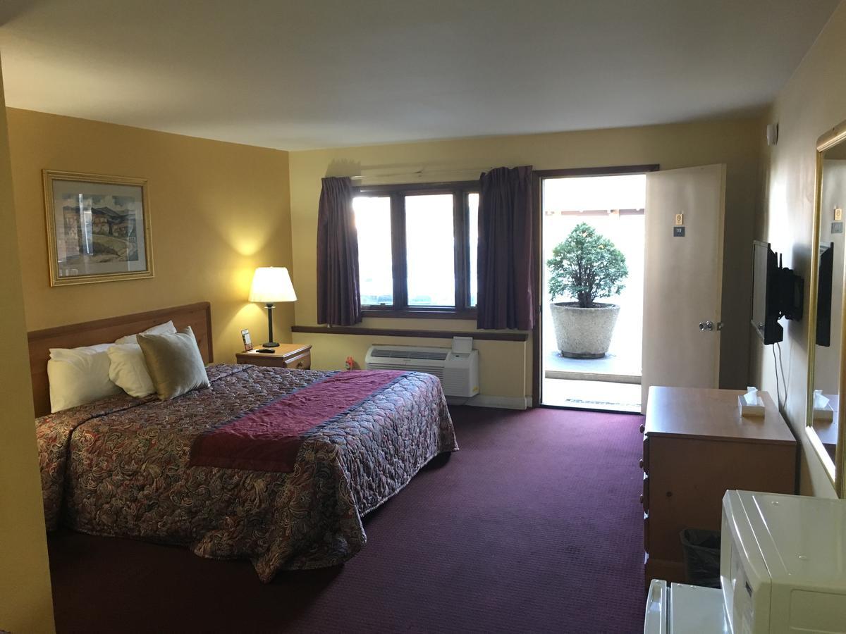King Room - Non-Smoking