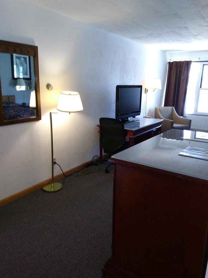 King Room - Non-Smoking