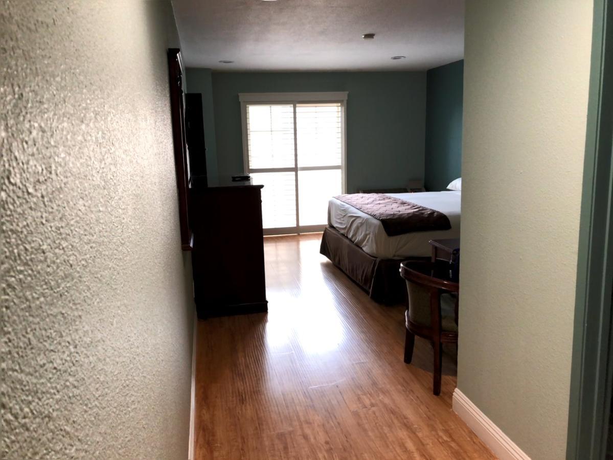King Room - Non-Smoking