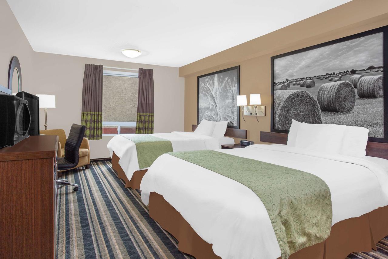 Queen Room with Two Queen Beds - Non-Smoking
