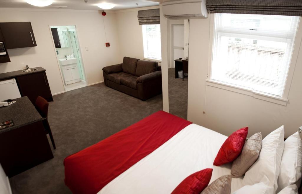 Executive Queen Room