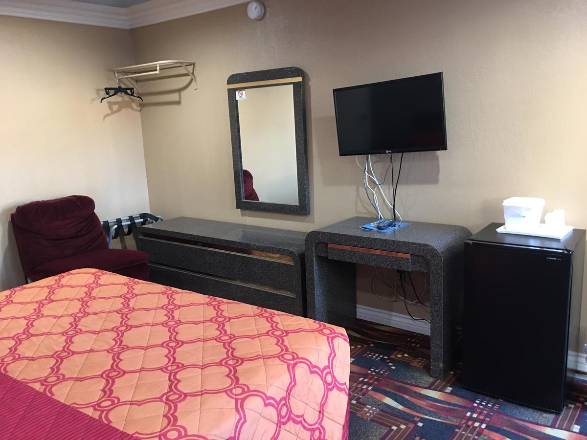 King Room - Non-Smoking