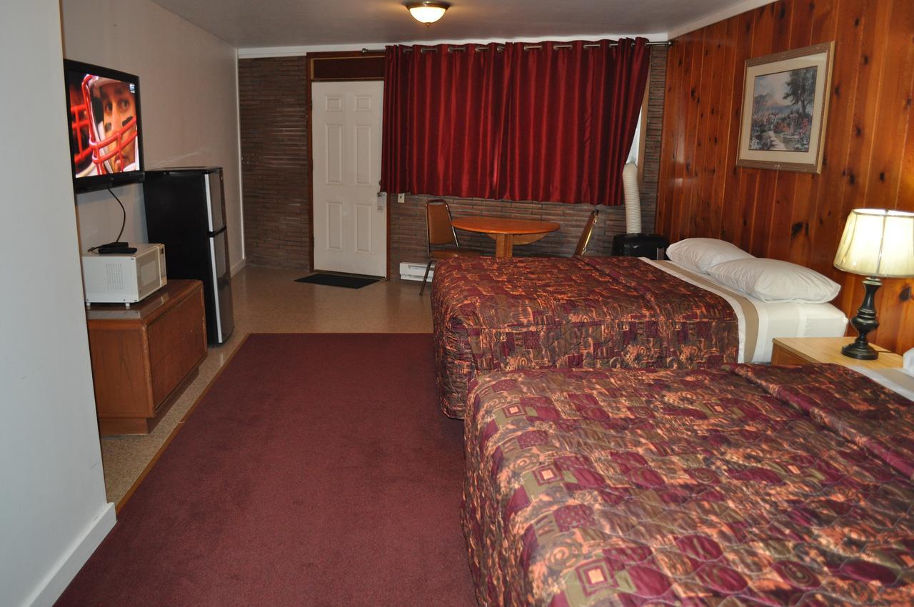 Deluxe Queen Room with Two Queen Beds