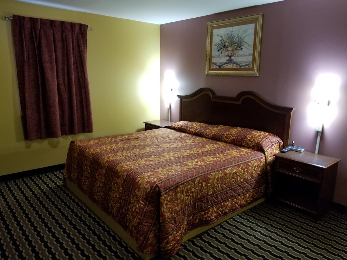 King Room - Non-Smoking