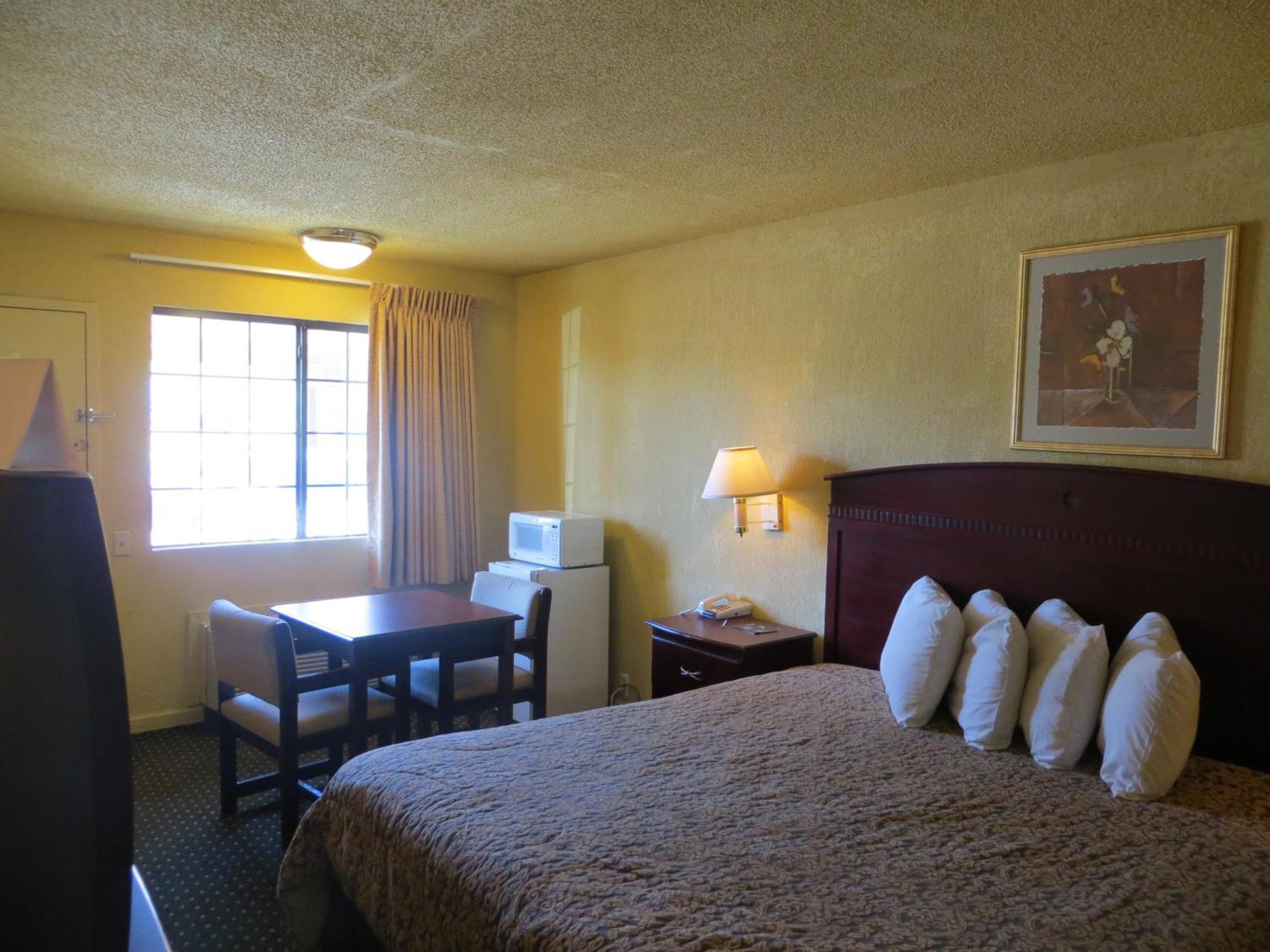 King Room - Non-Smoking