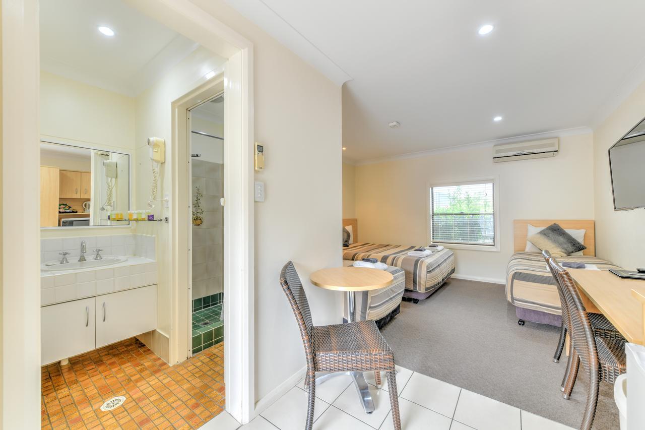 Family Room,641706255:JPEG