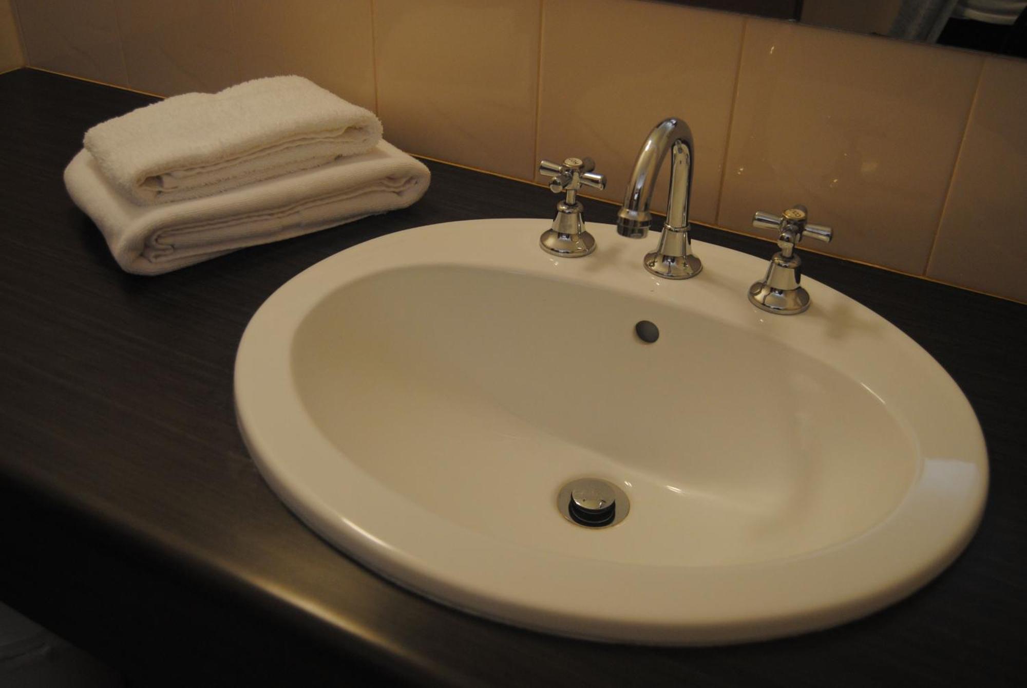 Standard Queen Room,113427887:JPEG