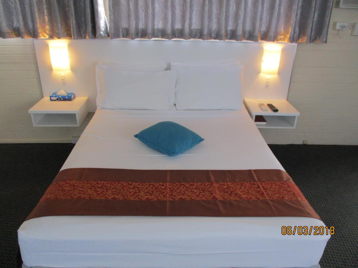 Family Studio,642299691:JPEG