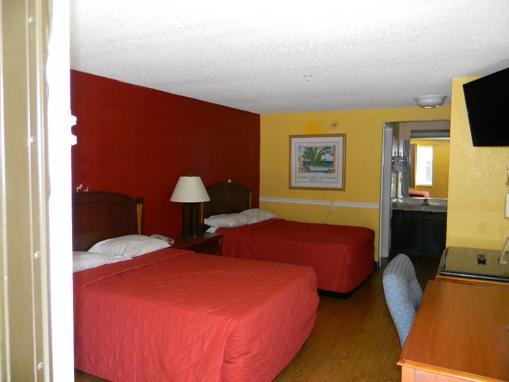 Double Room with Two Double Beds - Non-Smoking