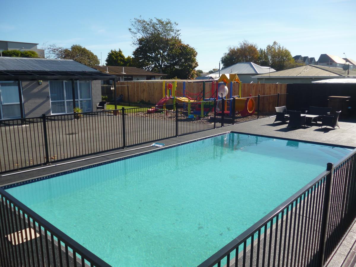 Superior Studio,647195400:JPEG