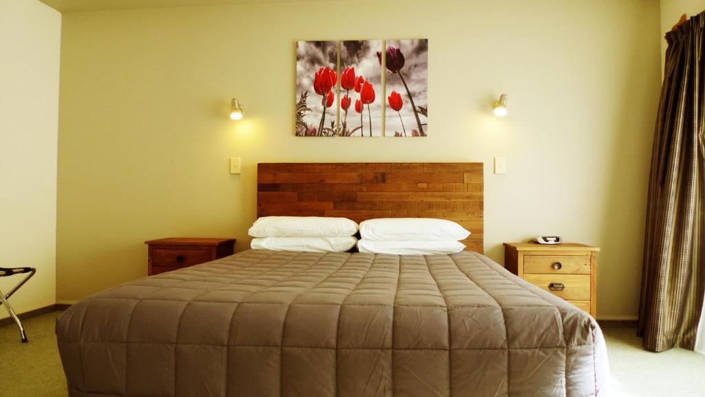 Comfort Two-Bedroom Suite with Hot Tub,112929345:JPEG