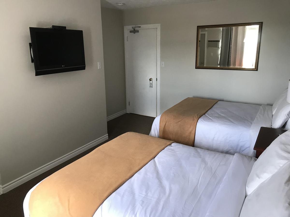 Double Room with Two Double Beds,652273149:JPEG