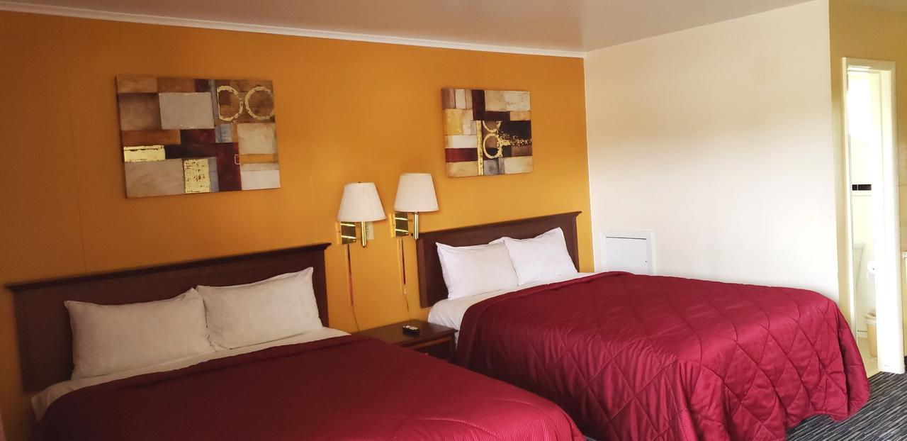 Queen Room with Two Queen Beds - Smoking