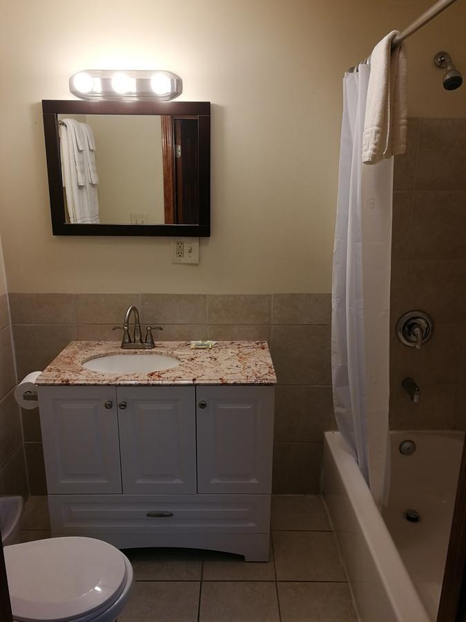 One-Bedroom Suite,1499554195:JPEG