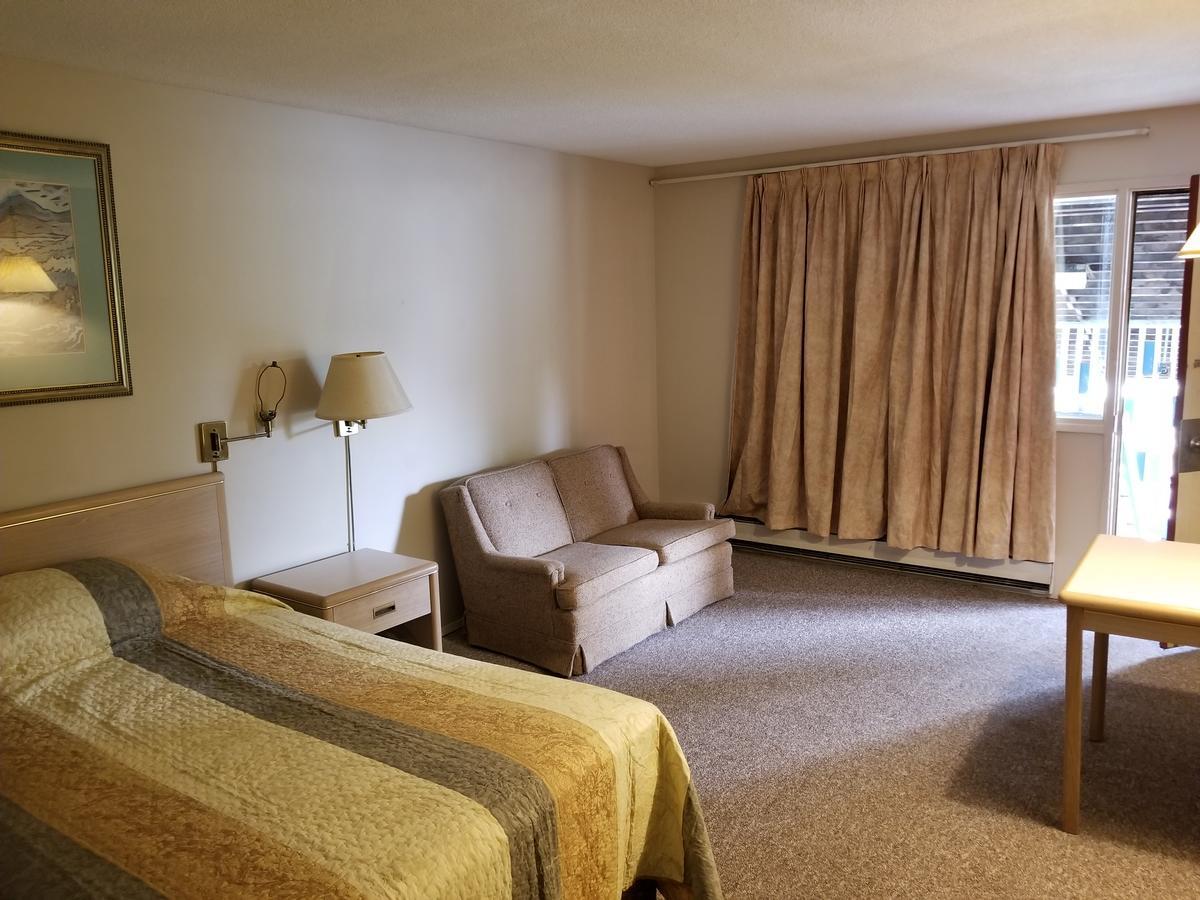 Large Single Room,666928230:JPEG