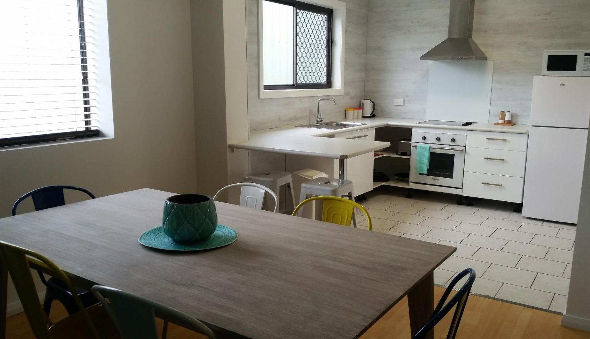 Executive Suite,686194641:JPEG