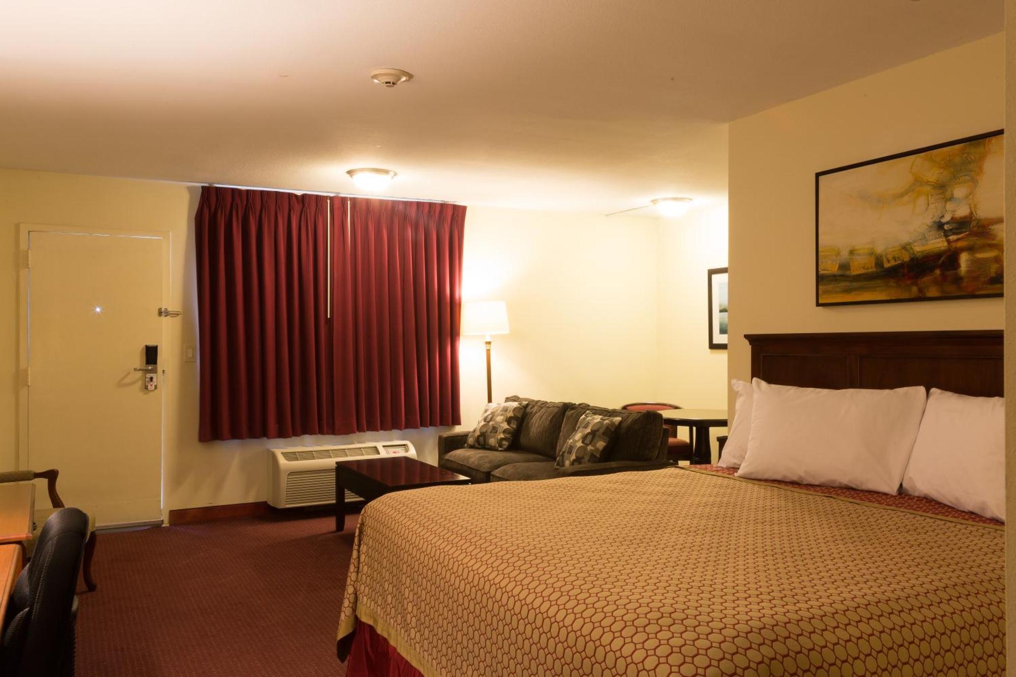 King Kitchenette Suite - Non-Smoking