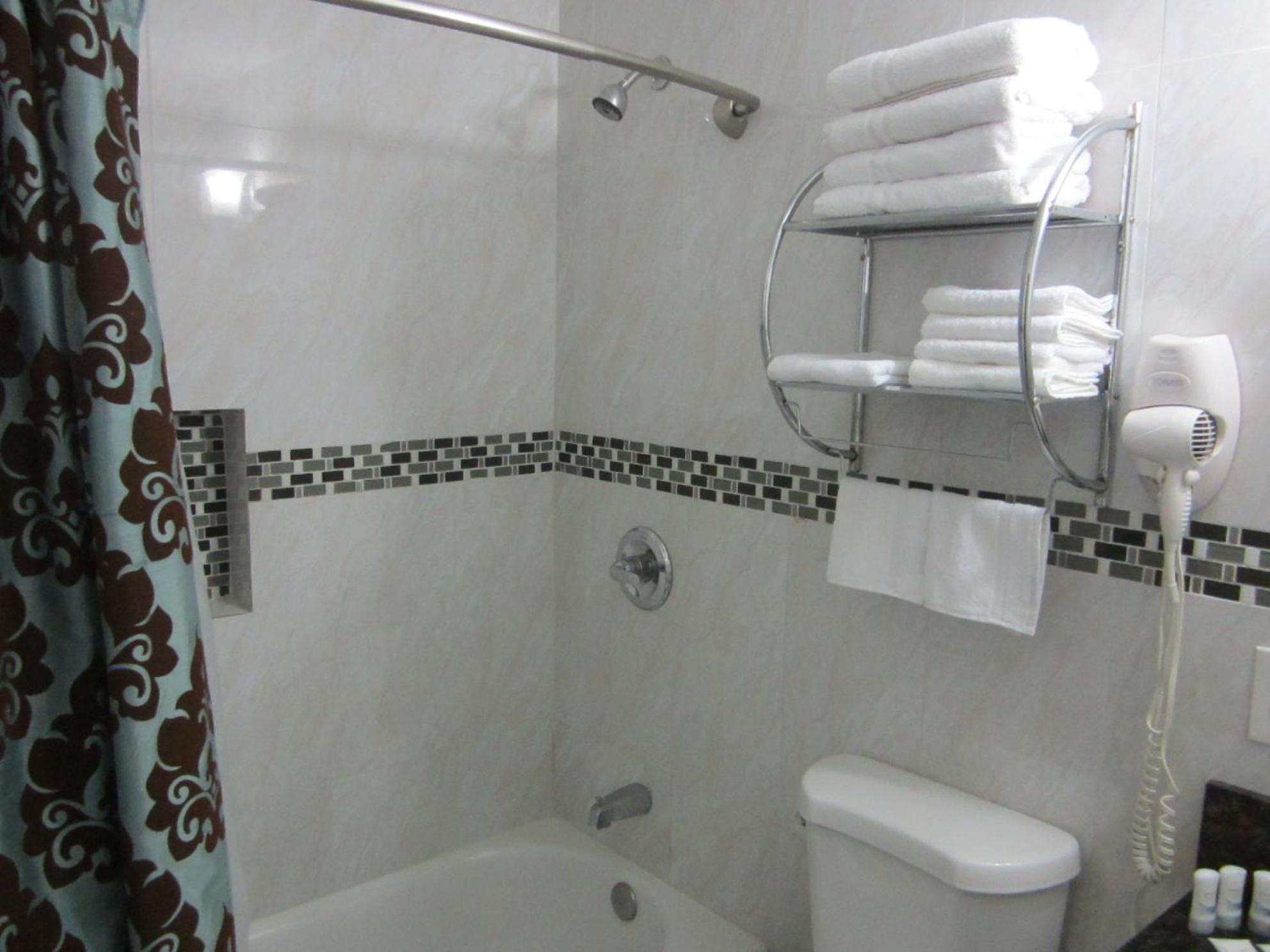 Deluxe Queen Room with Two Queen Beds