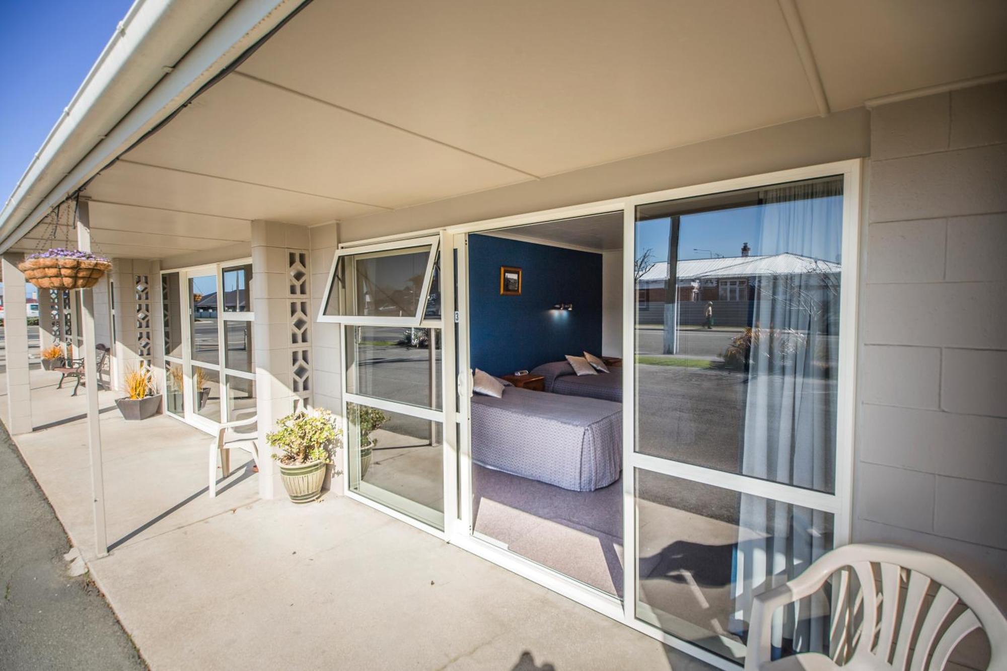 Superior Studio Apartment,693701199:JPEG