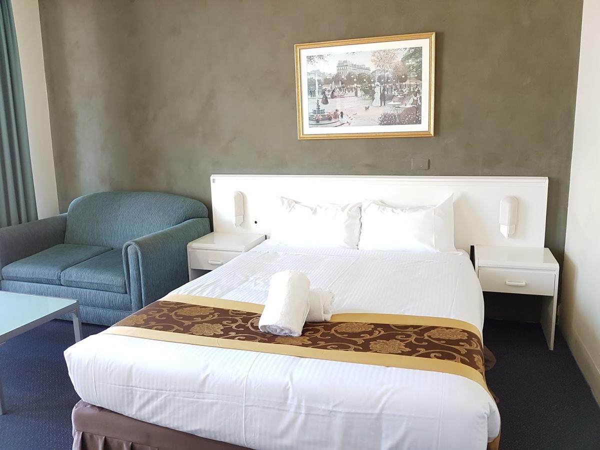 Standard Double Room with Lake View