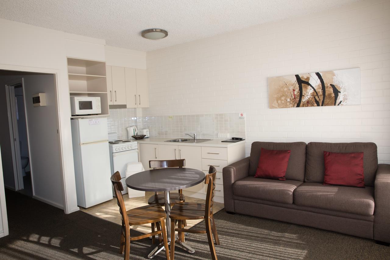 One-Bedroom Apartment,695936496:JPEG