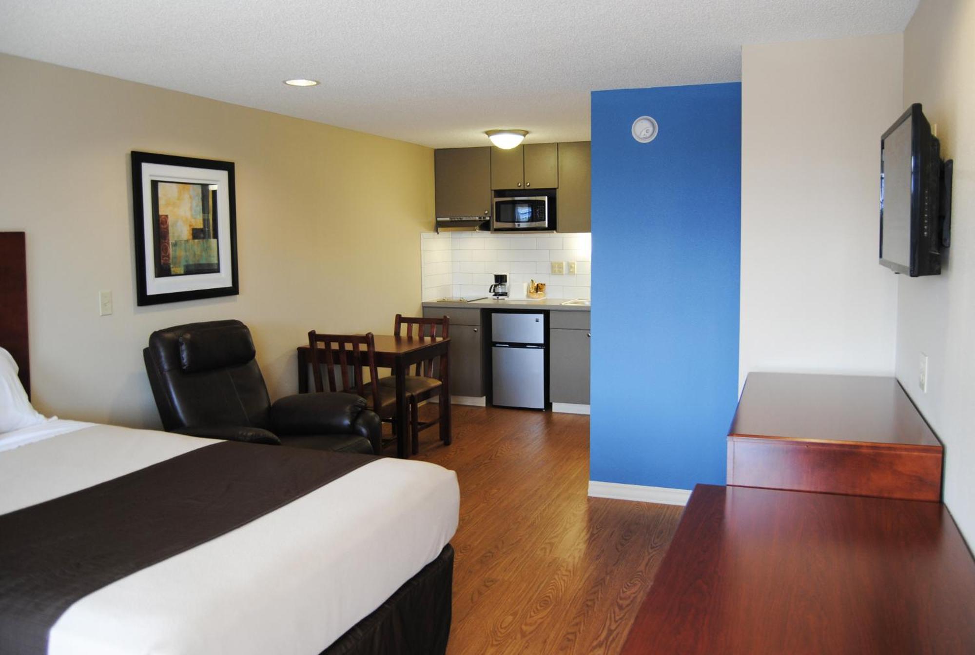 Double Room with Kitchenette - Non-Smoking