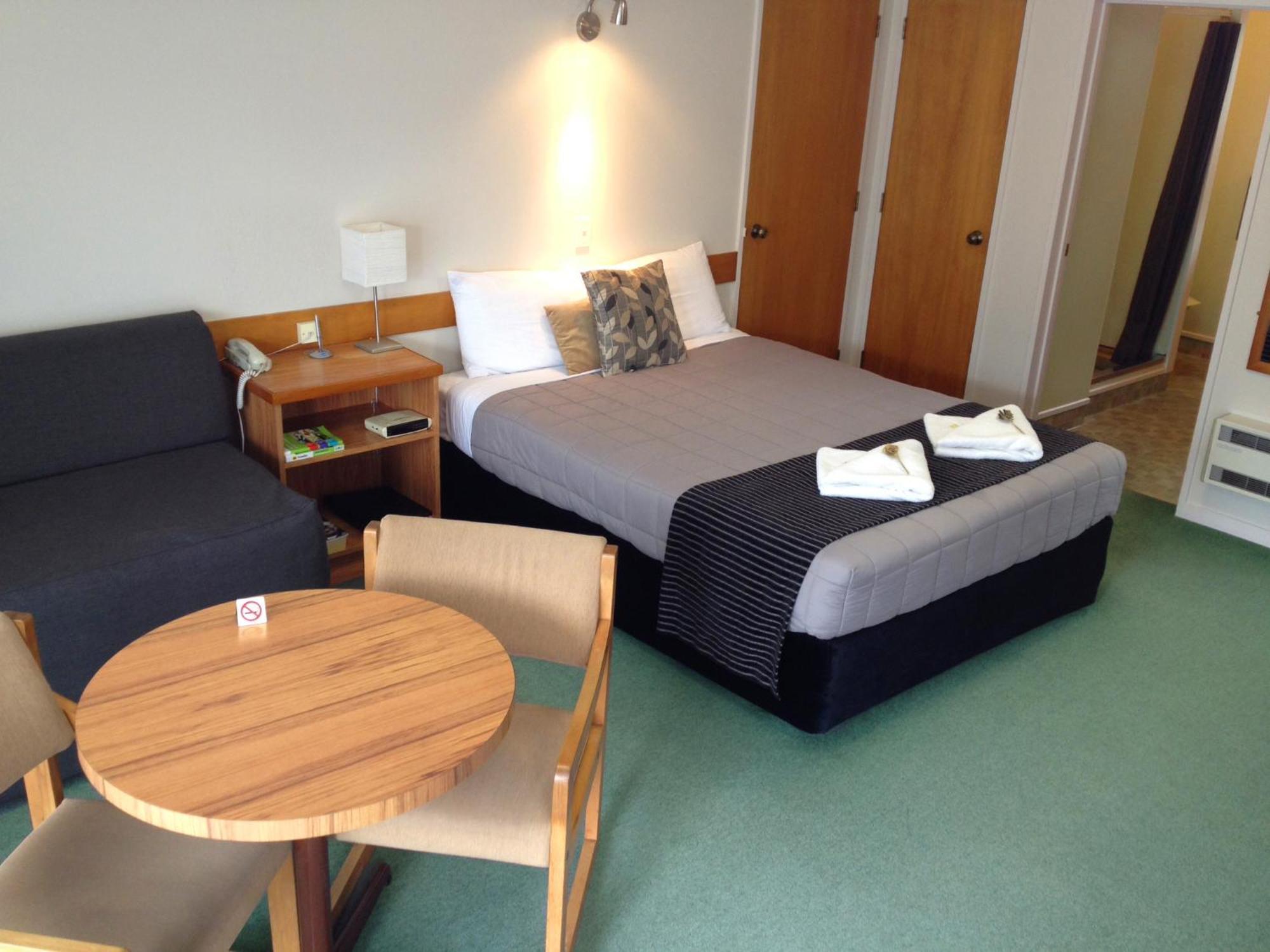 Superior Studio,698820711:JPEG