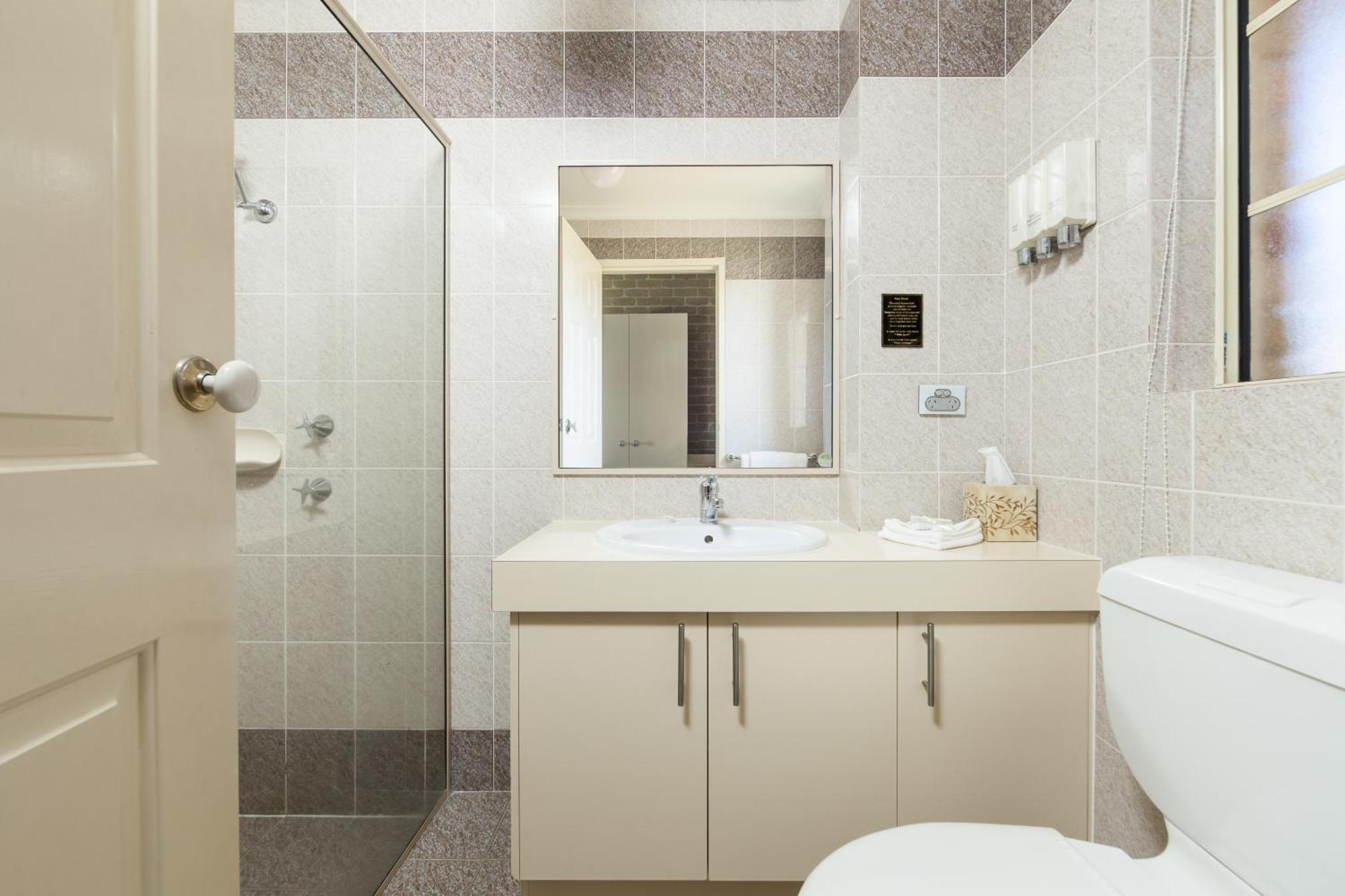 Deluxe Queen Room,700458529:JPEG