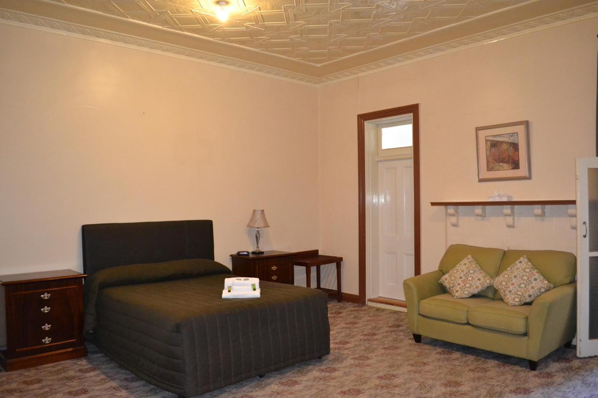 Standard Queen Room