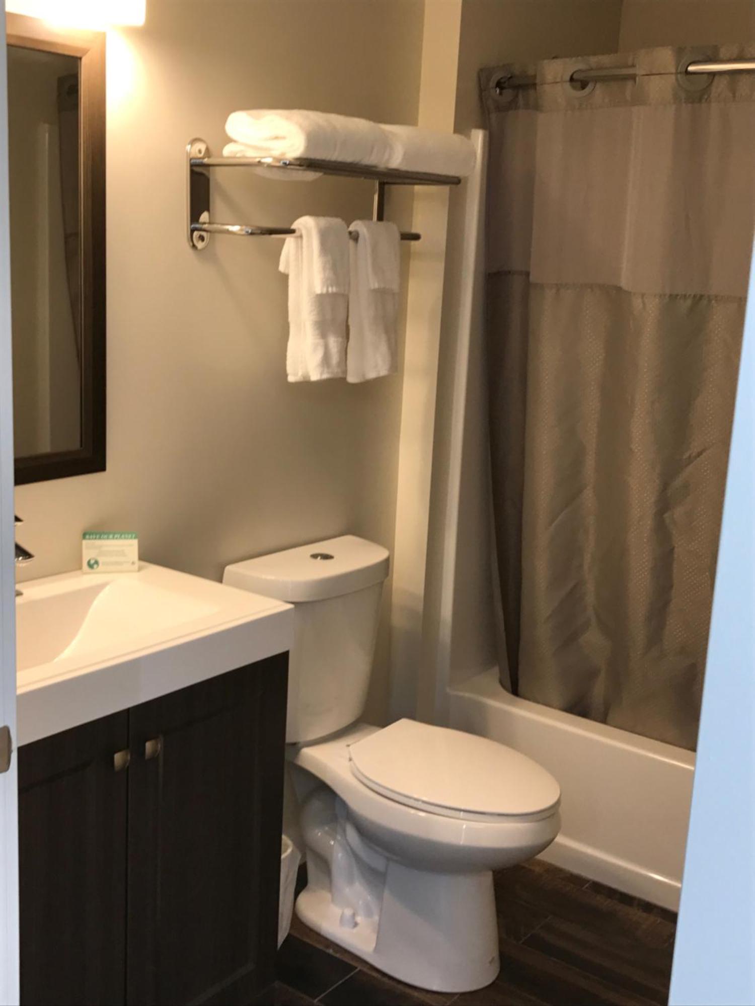 Standard Queen Room