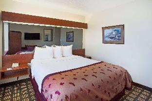 Queen Room - Mobility Access/Non-Smoking