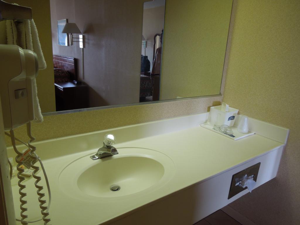 Double Room with Two Double Beds - Smoking,431062152:JPEG